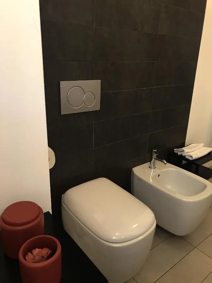 Civico6 Apartamento Tirano 0*,