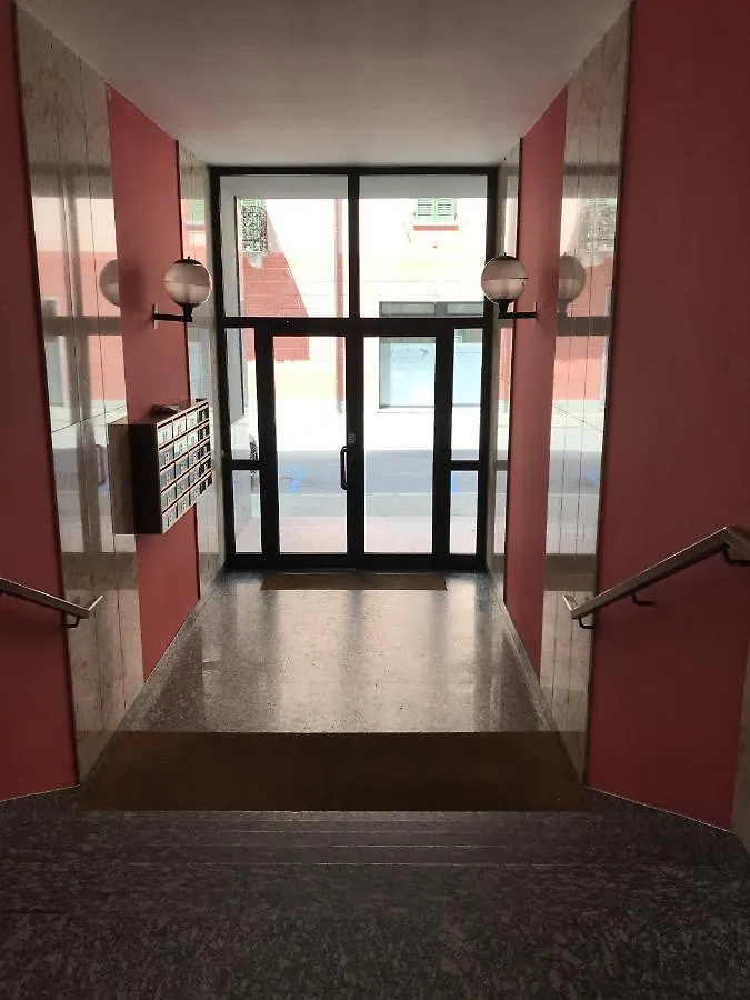 Civico6 Apartamento Tirano 0*,